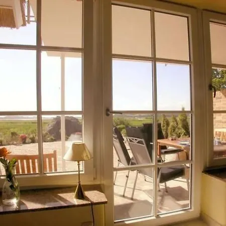 Wunderschoenes Mit Garten Und Terrasse By Interhome Apartament